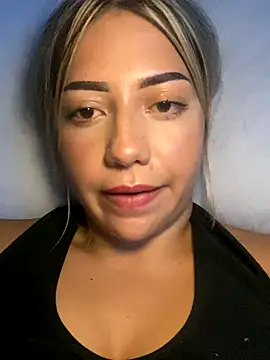 Snapshot of MissCat_ chatting on 10.25.25 MissCat online show from 10.25.25