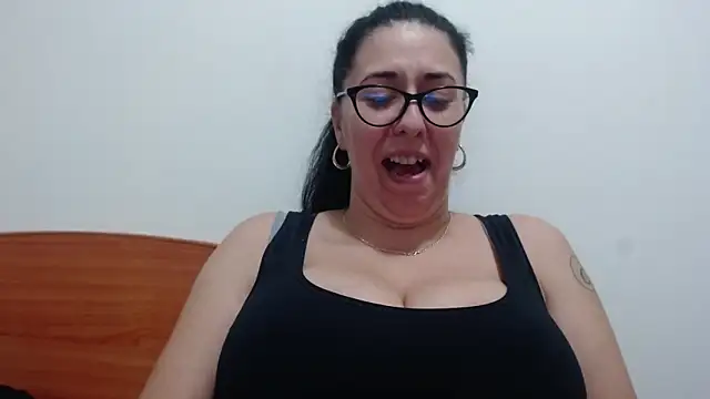 Snapshot of jollene chatting on 11.13.25 jollene online show from 11.13.25