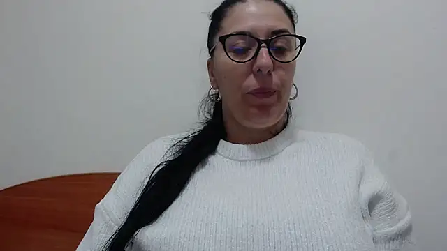 Snapshot of jollene chatting on 11.14.25 jollene online show from 11.14.25