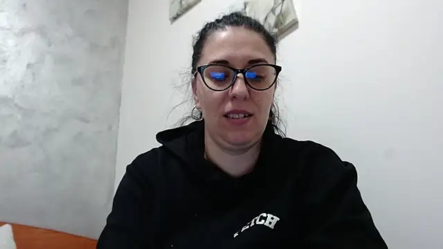 Snapshot of jollene chatting on 11.21.25 jollene online show from 11.21.25