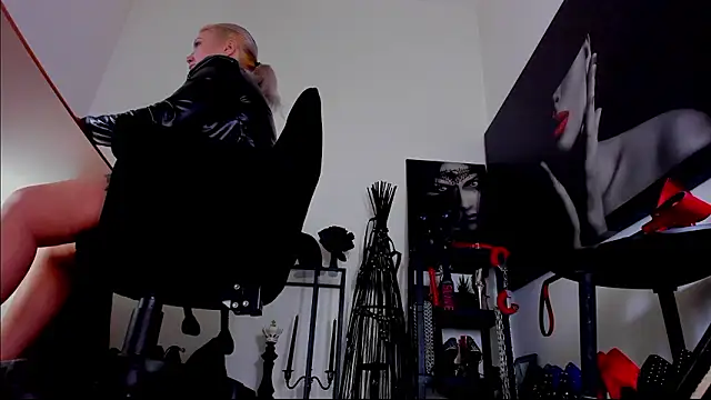 Snapshot of demisweet chatting on 02.01.26 demisweet online show from 02.01.26