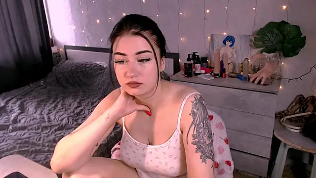 Katie Kiss online show from 06.03.26