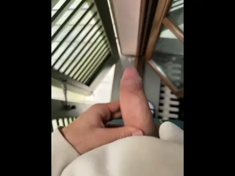 Pisellone18  online show from 12.23.25