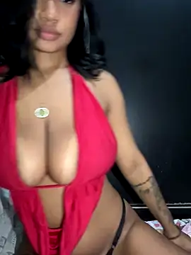 Snapshot of hillarymoreninha chatting on 11.07.25 hillarymoreninha online show from 11.07.25