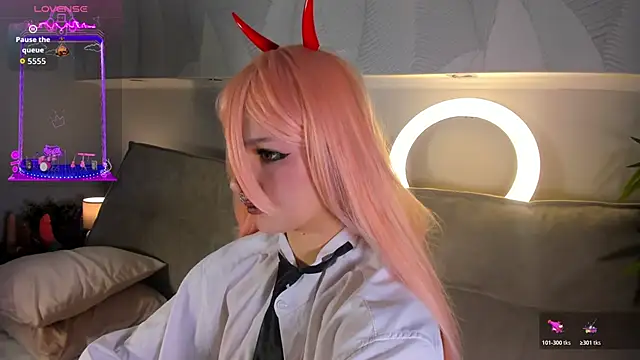 Molly Platt online show from 11.06.25