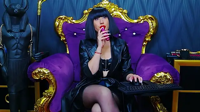 LaraMaeve online show from 09.13.25