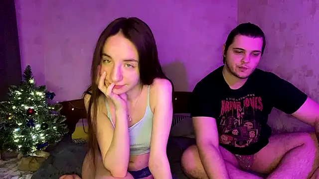 Snapshot of lailarays chatting on 12.14.25 lailarays online show from 12.14.25