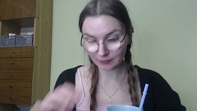 LooveELLYx online show from 12.16.24