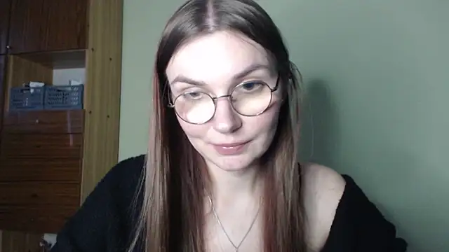 LooveELLYx online show from 12.18.24