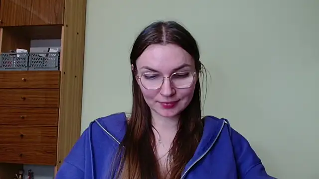 LooveELLYx online show from 01.08.25