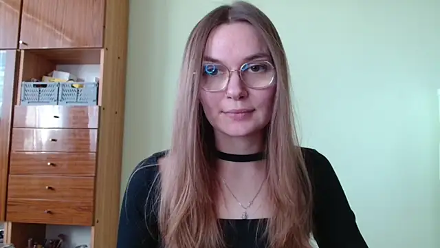 LooveELLYx online show from 10.20.25