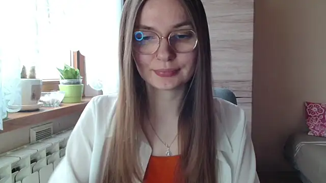 LooveELLYx online show from 04.03.26