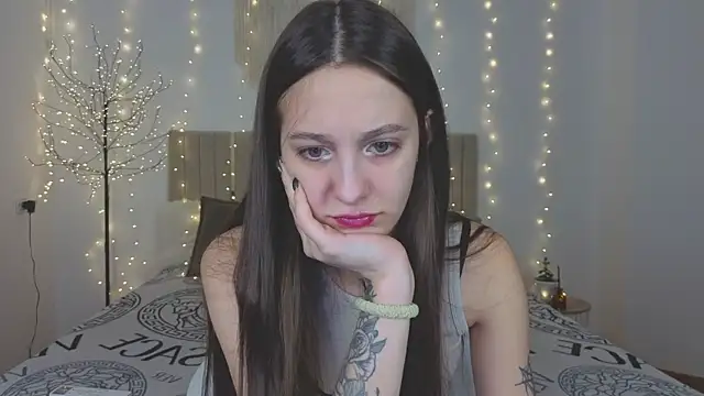 Little cherryy   online show from 12.19.25