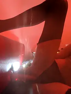 Snapshot of straightozgoesdwn chatting on 10.02.25 straightozgoesdwn online show from 10.02.25