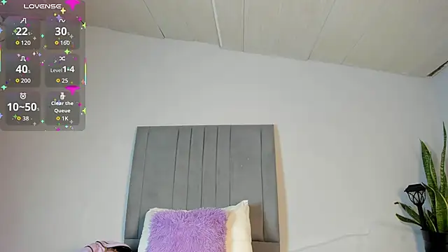 Sophia Ebony online show from 11.04.25