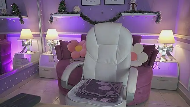 DahliaGrey online show from 12.15.25