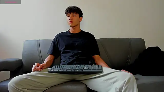 2Amateur Guys online show from 01.18.26