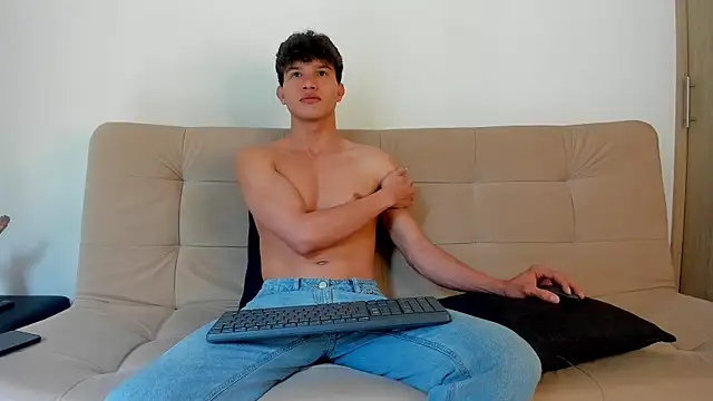 2Amateur Guys online show from 04.06.26