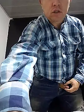 BigCristh79 online show from 11.06.25