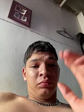 RobinLenoxx online show from 10.23.25