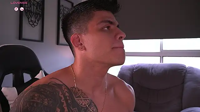 Snapshot of tyler_muscle1 chatting on 09.11.25 tyler muscle1 online show from 09.11.25