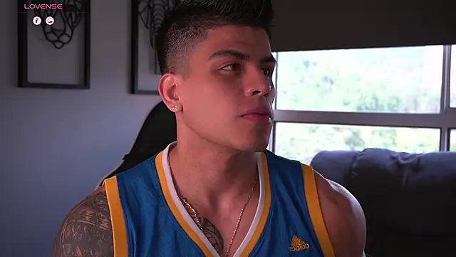 Snapshot of tyler_muscle1 chatting on 09.20.25 tyler muscle1 online show from 09.20.25