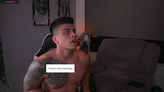 Snapshot of tyler_muscle1 chatting on 10.11.25 tyler muscle1 online show from 10.11.25