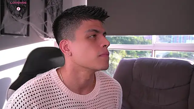 Snapshot of tyler_muscle1 chatting on 10.13.25 tyler muscle1 online show from 10.13.25