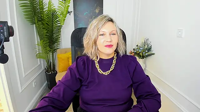 NinaStarle online show from 11.28.25