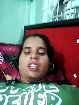 Snapshot of JHILMIL chatting on 09.18.25 JHILMIL online show from 09.18.25