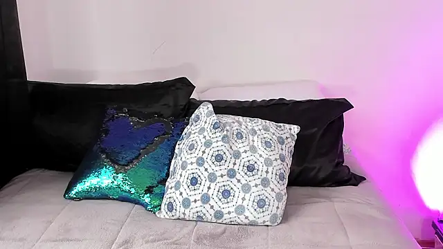 Londonttipton online show from 02.12.26