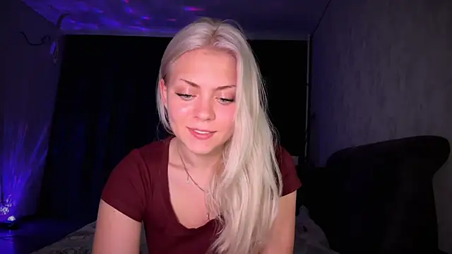 Snapshot of AliceOceanEye chatting on 10.12.25 AliceOceanEye online show from 10.12.25