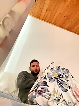 Snapshot of Michaell_Spinelly chatting on 01.18.26 Michaell Spinelly online show from 01.18.26