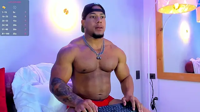 Travis lenox  online show from 12.04.25