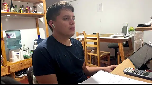 Snapshot of Haustin202 chatting on 11.04.25 Haustin202 online show from 11.04.25