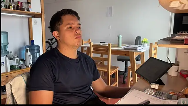 Snapshot of Haustin202 chatting on 11.04.25 Haustin202 online show from 11.04.25