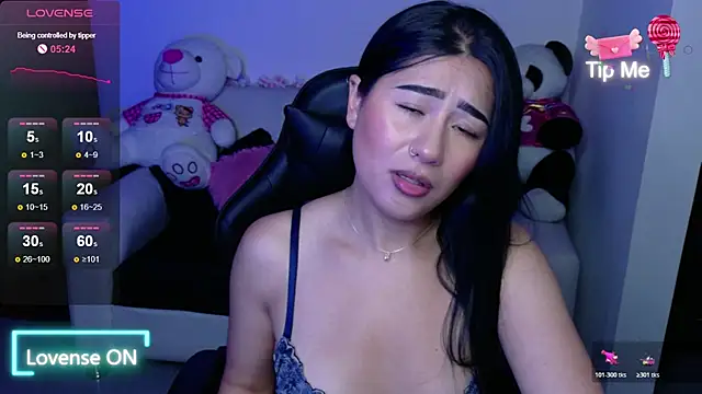 evelyn ch  online show from 11.07.25