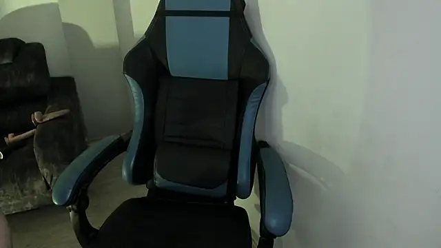 Scarbadgirl  online show from 10.15.25