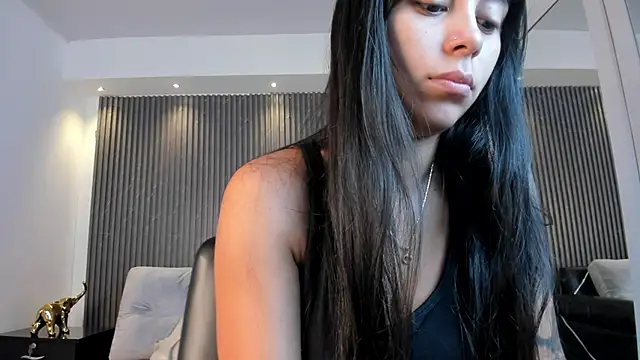 freyja sweet  online show from 10.08.25