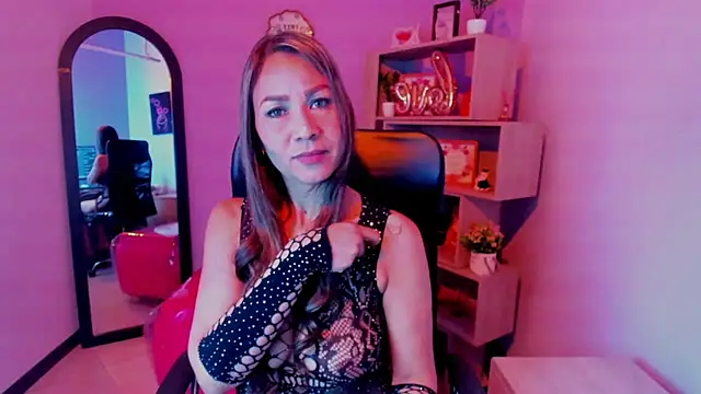 Stefy Zea online show from 11.28.25