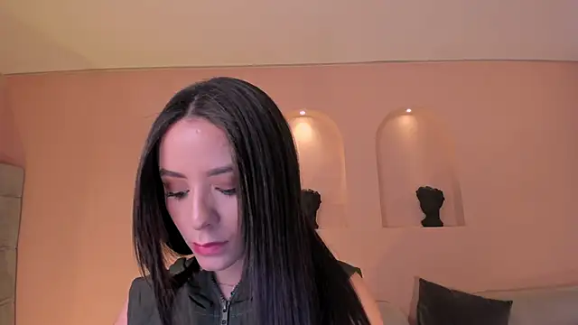 IsabellaMoreau online show from 10.25.25