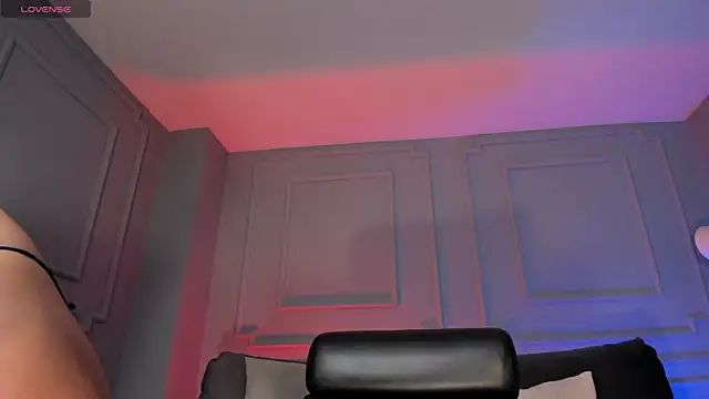 IsabellaMoreau online show from 11.15.25