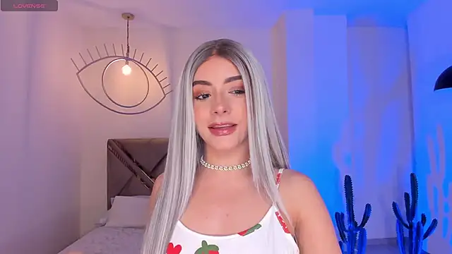 IsabellaMoreau online show from 02.10.26