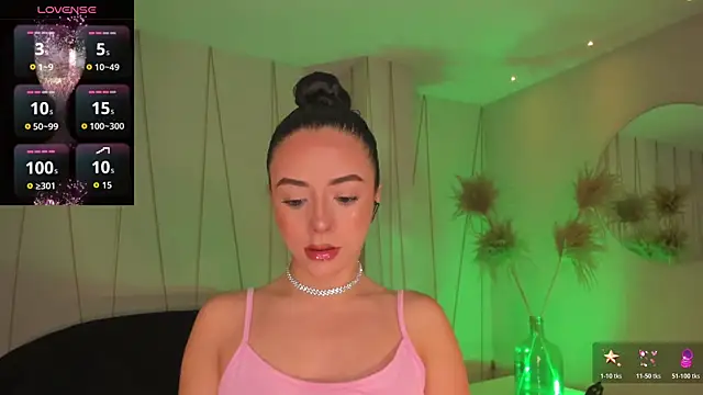 IsabellaMoreau online show from 03.08.26