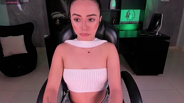 IsabellaMoreau online show from 03.15.26