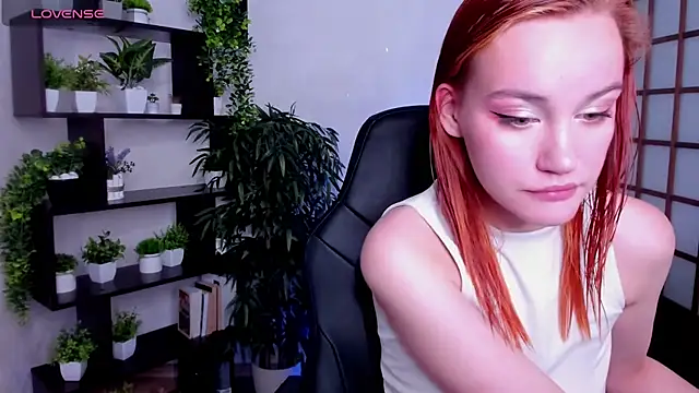 Snapshot of Ida_FaneStain chatting on 09.13.25 Ida FaneStain online show from 09.13.25