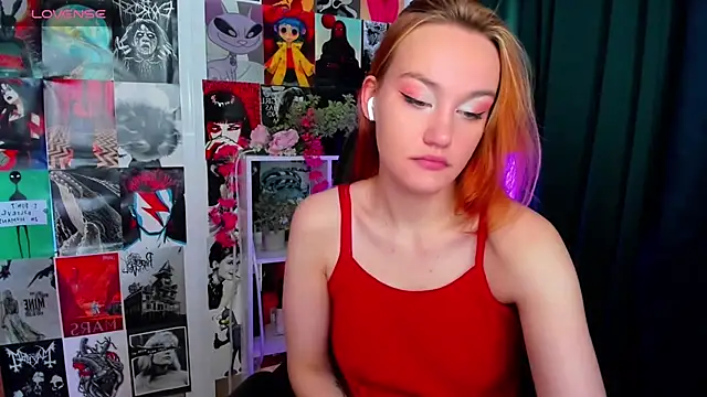 Snapshot of Ida_FaneStain chatting on 10.01.25 Ida FaneStain online show from 10.01.25