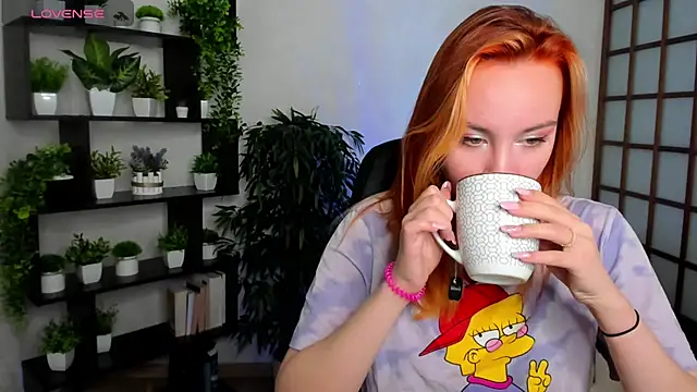 Snapshot of Ida_FaneStain chatting on 10.04.25 Ida FaneStain online show from 10.04.25