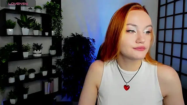 Snapshot of Ida_FaneStain chatting on 10.05.25 Ida FaneStain online show from 10.05.25