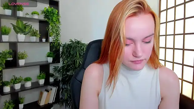 Snapshot of Ida_FaneStain chatting on 10.11.25 Ida FaneStain online show from 10.11.25